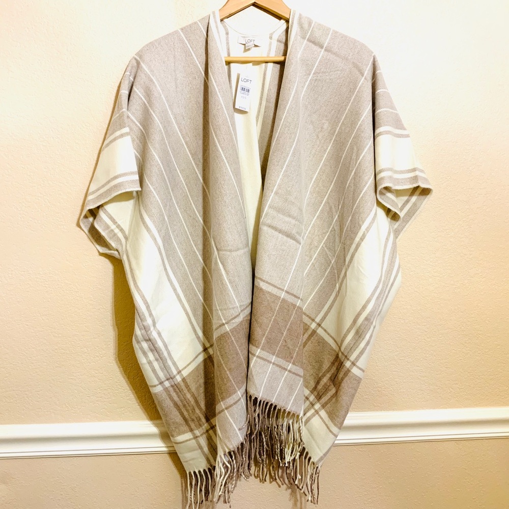 LOFT Beautiful Soft Warm Poncho/Shawl/Wrap Fringed
